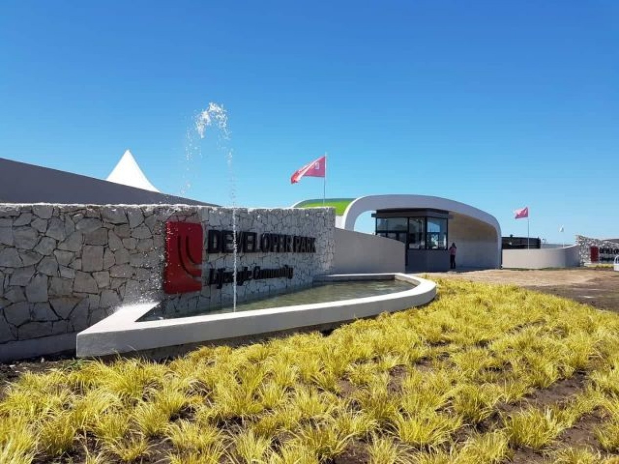 Lote en barrio Developer Park