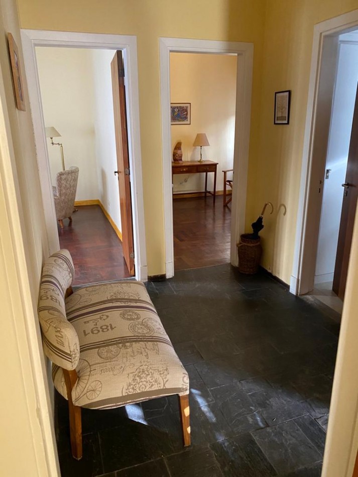 Casa adaptada oficina, 6 despachos. Castelli y Arenales, Reciclada.