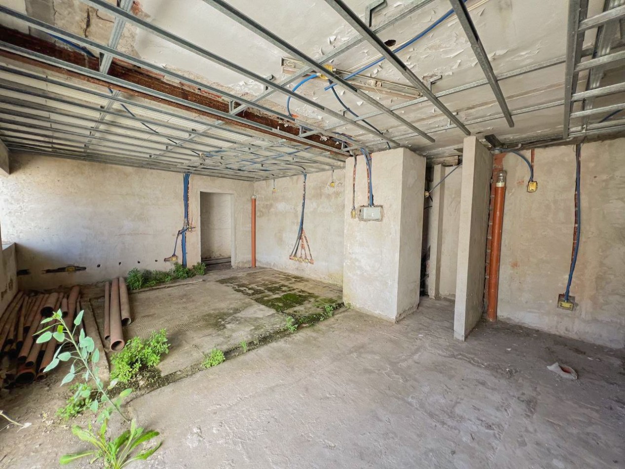 Lote con construccion avanzada, de complejo de Ph.