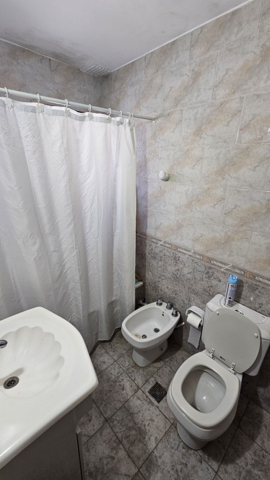 Chalet 3 ambientes - Lorenzini y Valencia