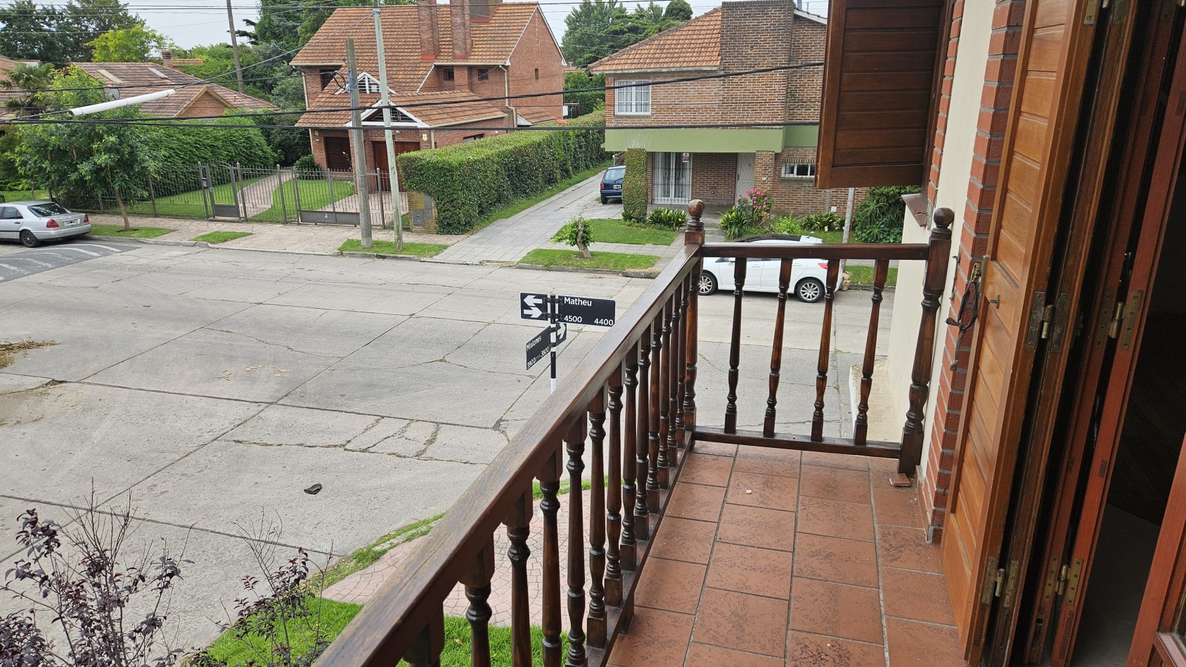 Propiedad en Block, 4 AMB. CON COCHERA, DOS DEPARTMANENTOS Y LOCAL / SANTA MONICA