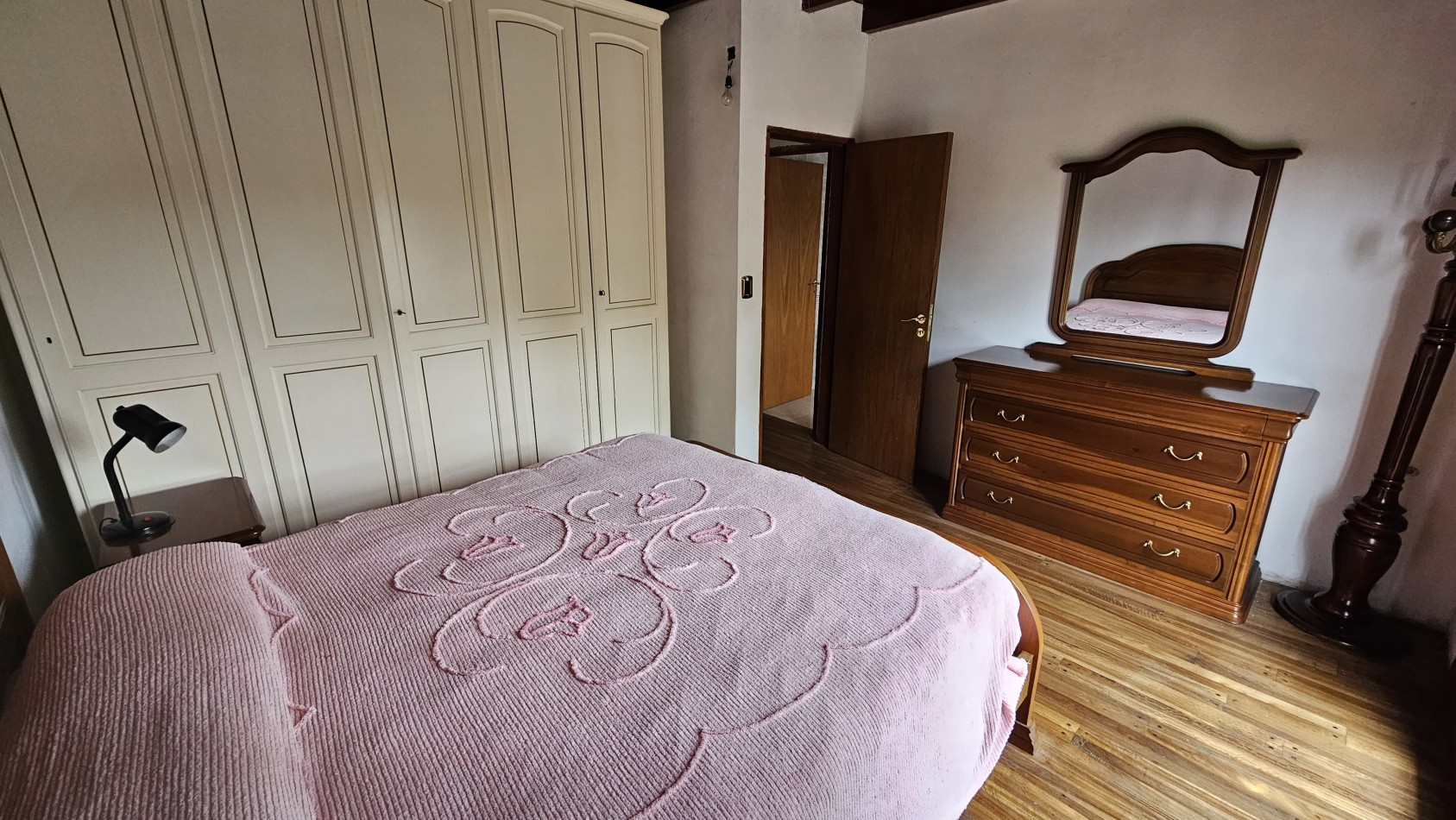 Propiedad en Block, 4 AMB. CON COCHERA, DOS DEPARTMANENTOS Y LOCAL / SANTA MONICA