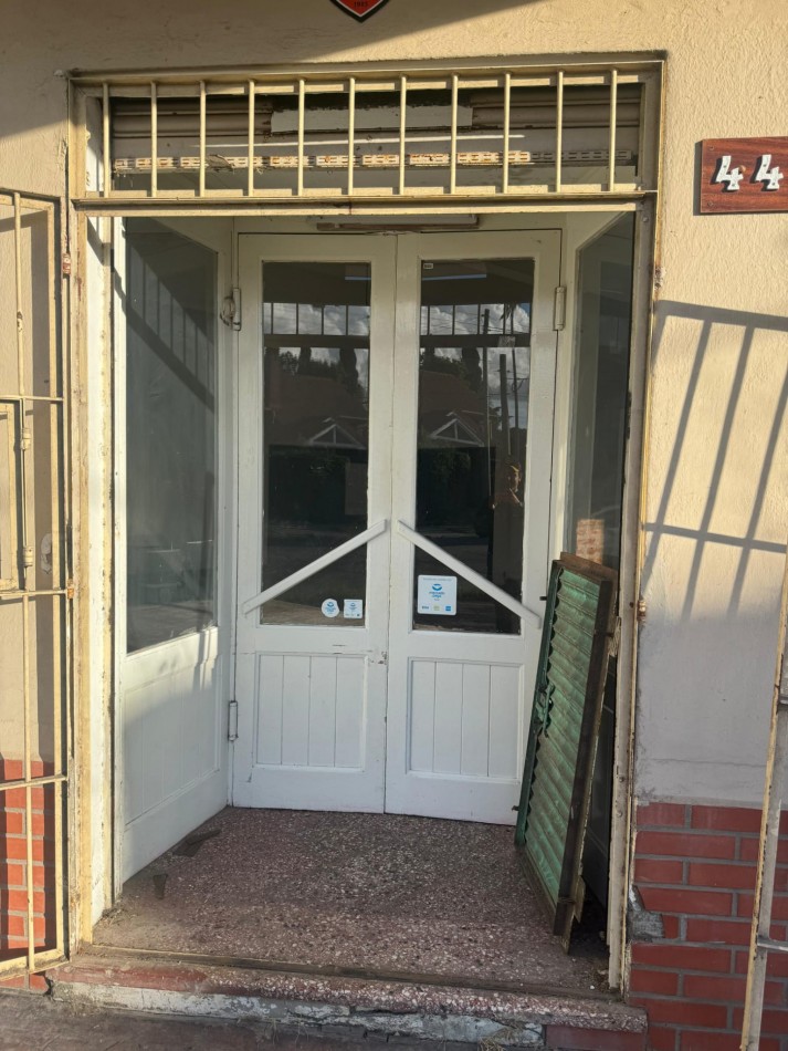Propiedad en Block, 4 AMB. CON COCHERA, DOS DEPARTMANENTOS Y LOCAL / SANTA MONICA