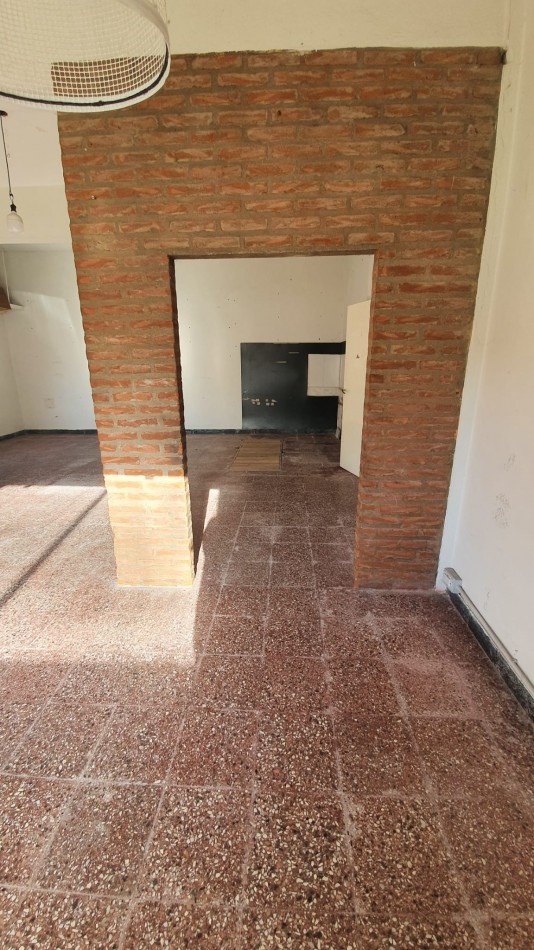 Propiedad en Block, 4 AMB. CON COCHERA, DOS DEPARTMANENTOS Y LOCAL / SANTA MONICA