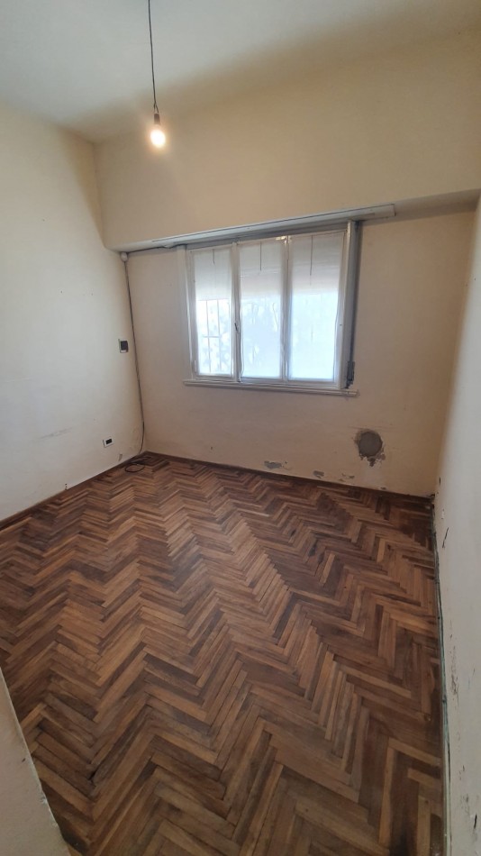 Propiedad en Block, 4 AMB. CON COCHERA, DOS DEPARTMANENTOS Y LOCAL / SANTA MONICA