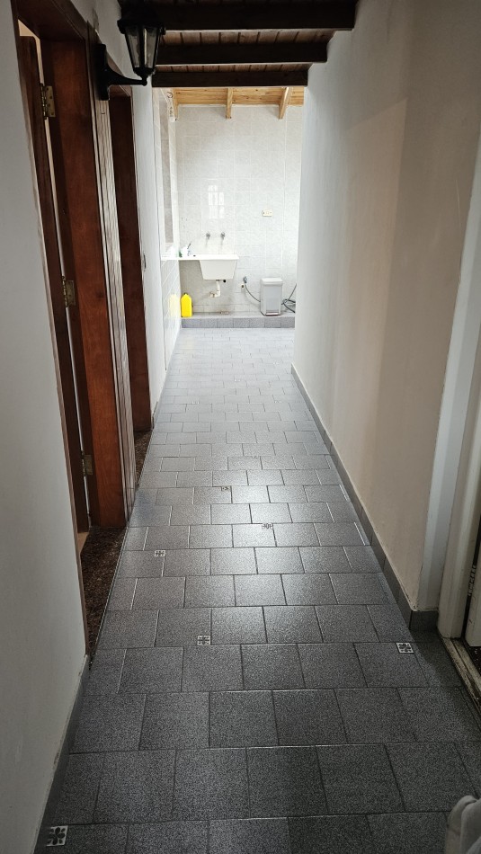 Propiedad en Block, 4 AMB. CON COCHERA, DOS DEPARTMANENTOS Y LOCAL / SANTA MONICA