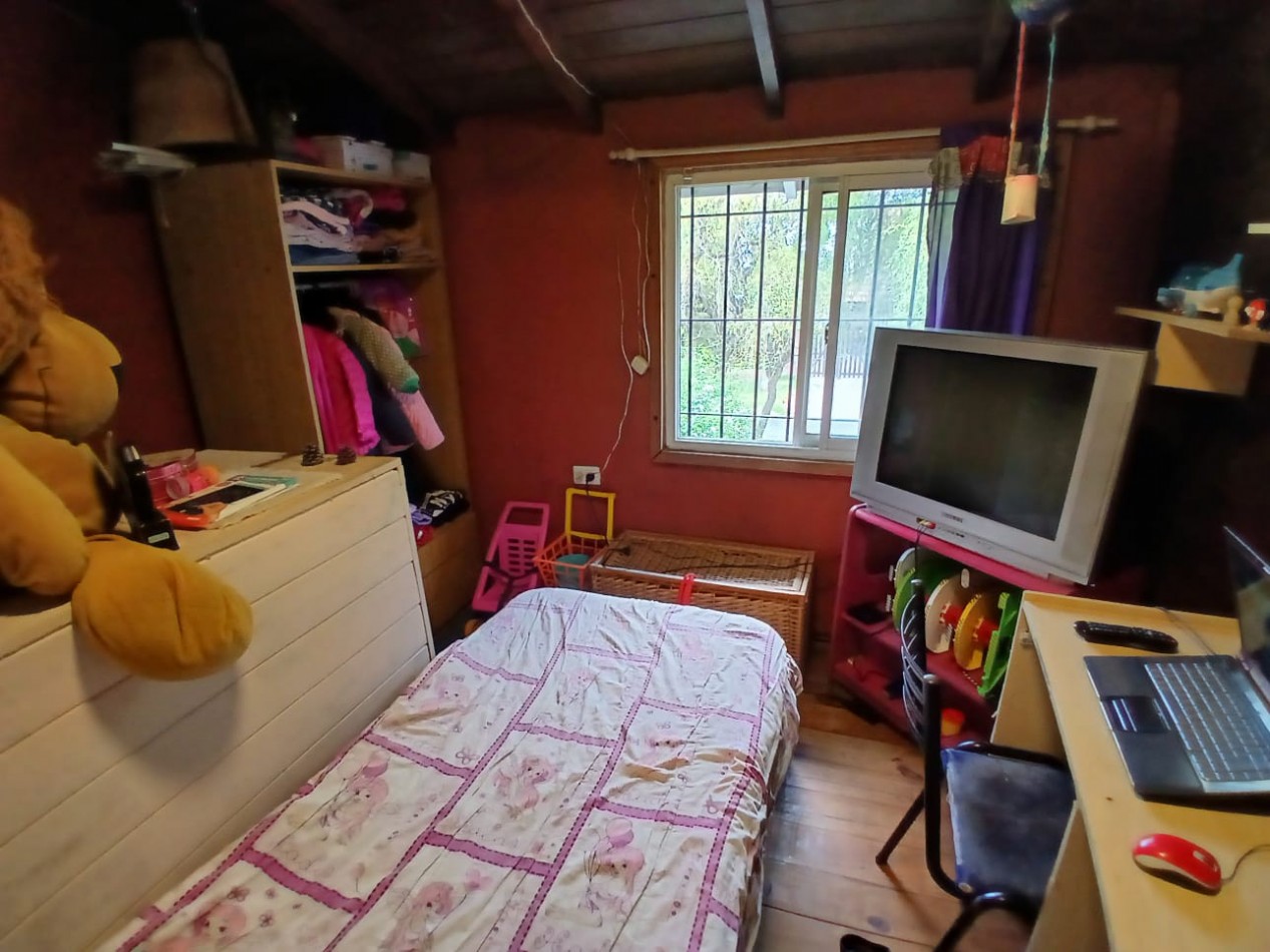 Casa 3 ambientes con Departamento 1 amb.