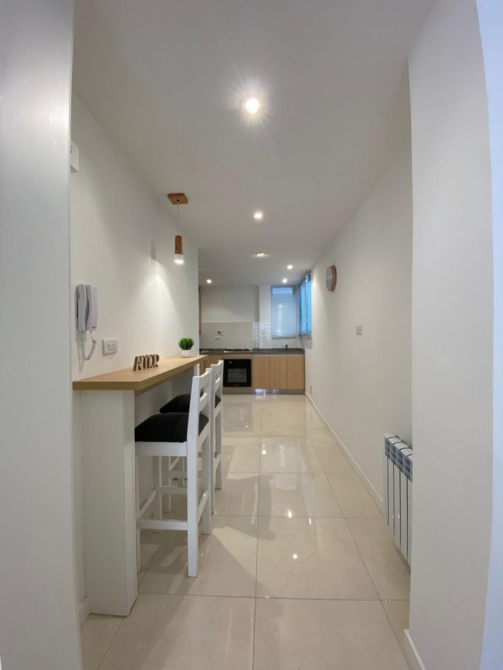 Departamento 3 ambientes Reciclado. Av. Colon y Buenos Aires
