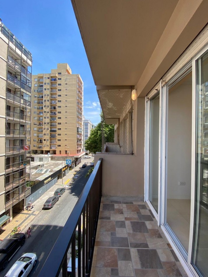Departamento 3 ambientes Reciclado. Av. Colon y Buenos Aires