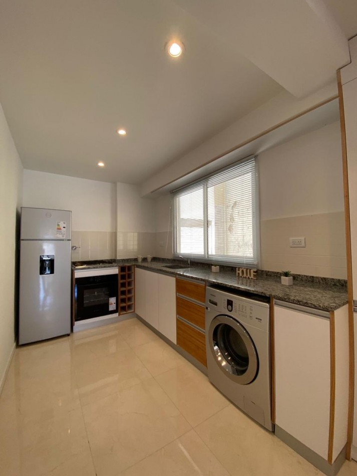 Departamento 3 ambientes, Reciclado, Av. Colon y Corrientes.