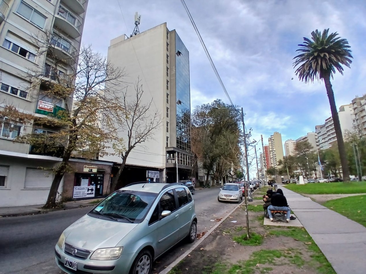 Departamento 3 ambientes, Sobre Diagonal Pueyrredon, Invertido! Estado Original.