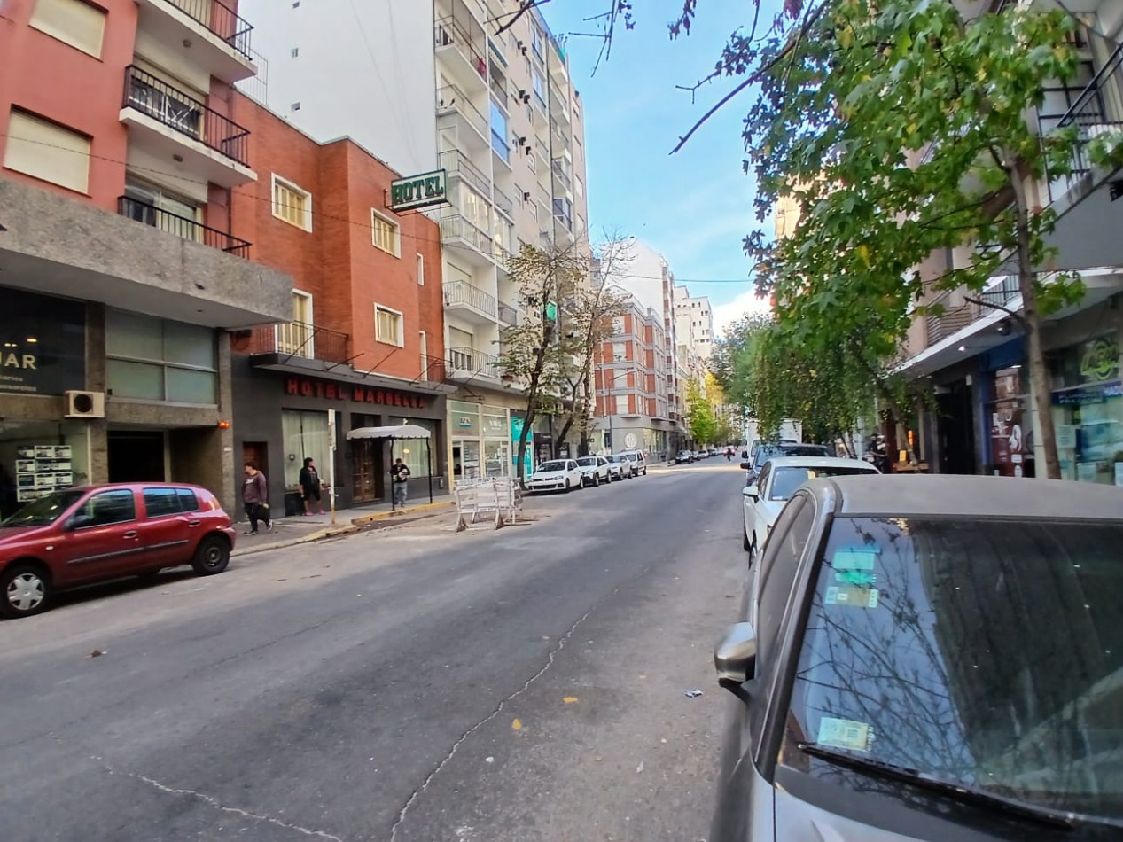 Departamento de 1 ambiente, Divido, Corrientes casi Av. Colon