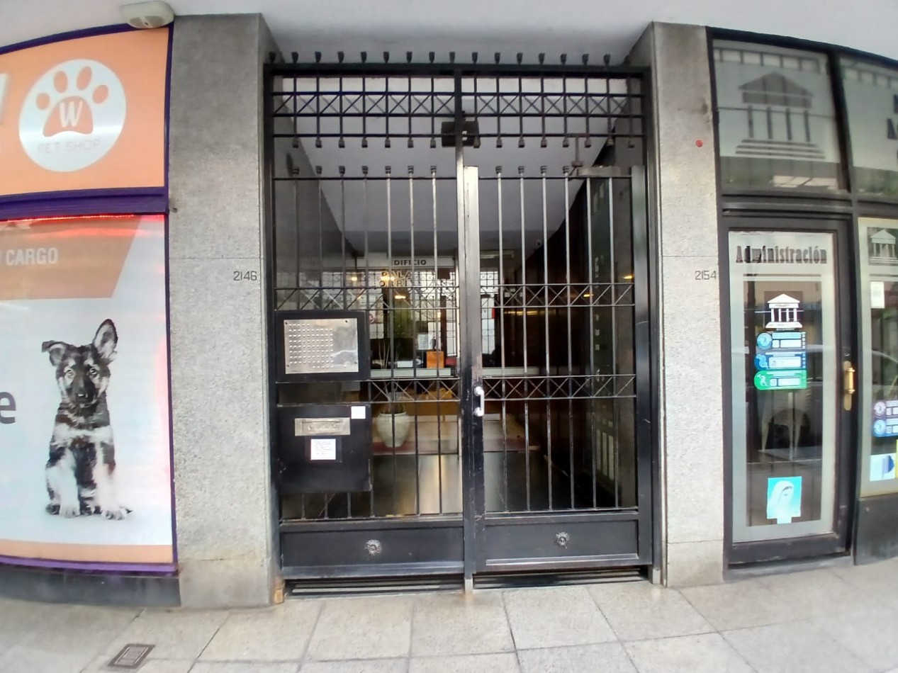 Departamento de 1 ambiente, Divido, Corrientes casi Av. Colon