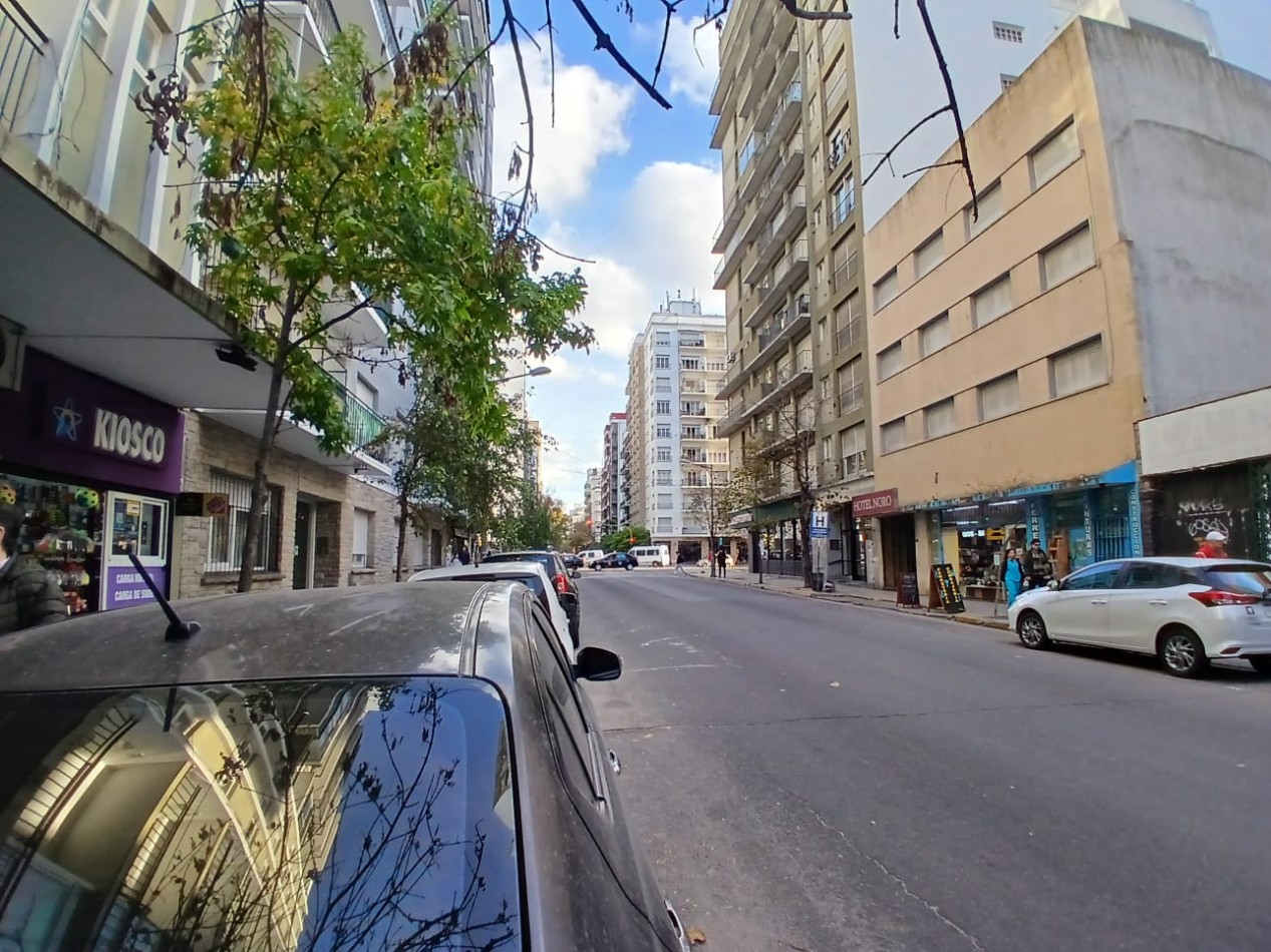Departamento de 1 ambiente, Divido, Corrientes casi Av. Colon