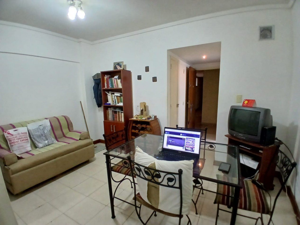 Departamento de 1 ambiente, Divido, Corrientes casi Av. Colon