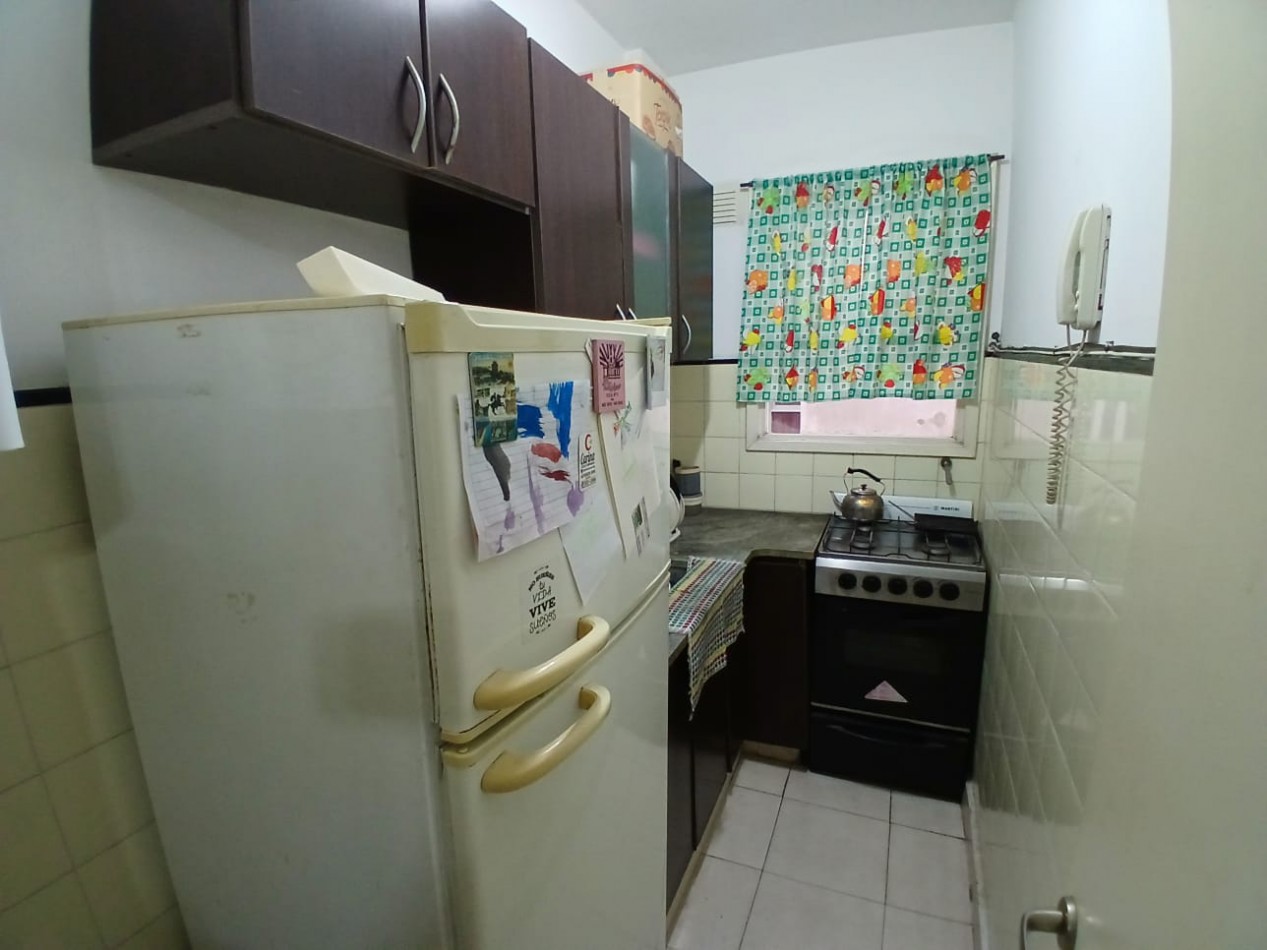 Departamento de 1 ambiente, Divido, Corrientes casi Av. Colon