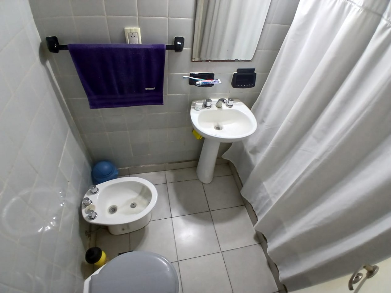Departamento de 1 ambiente, Divido, Corrientes casi Av. Colon