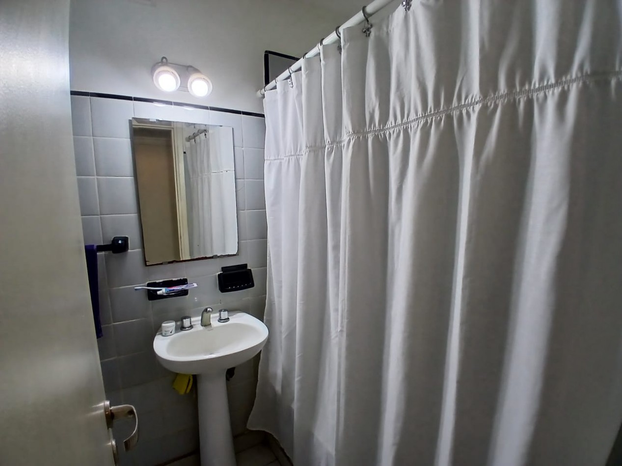 Departamento de 1 ambiente, Divido, Corrientes casi Av. Colon