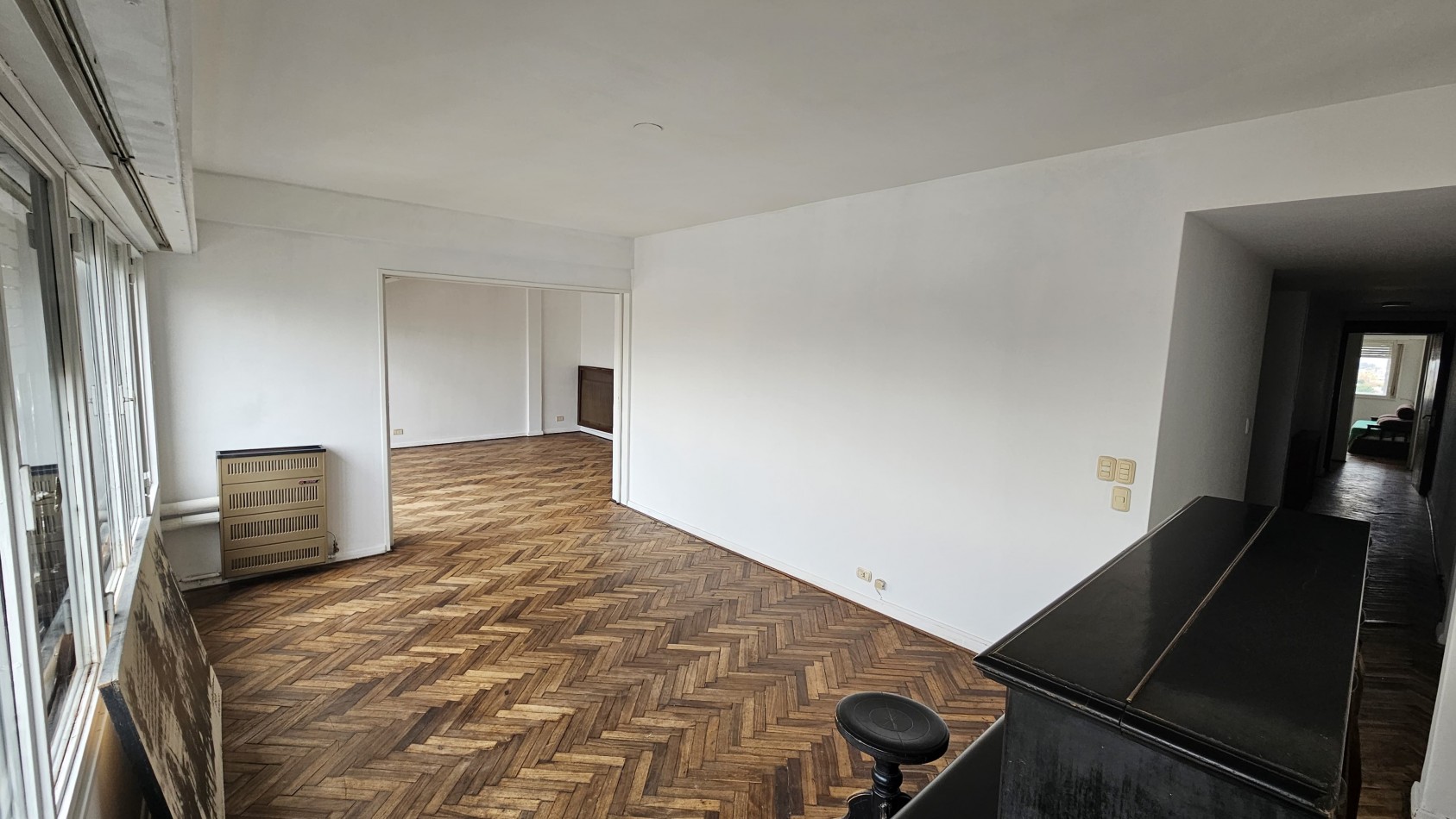 Piso 4 ambientes con dependencia y cochera