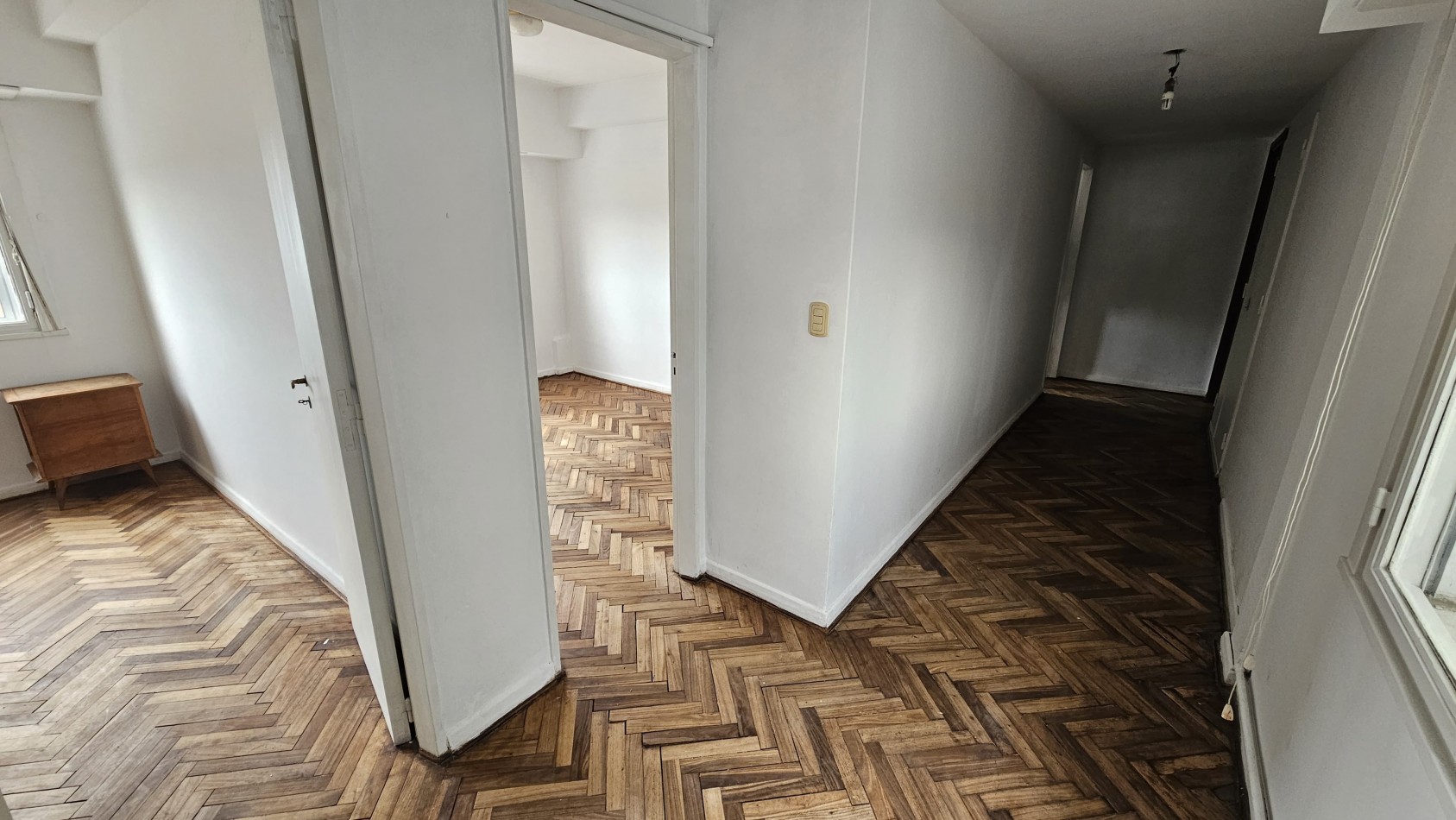 Piso 4 ambientes con dependencia y cochera