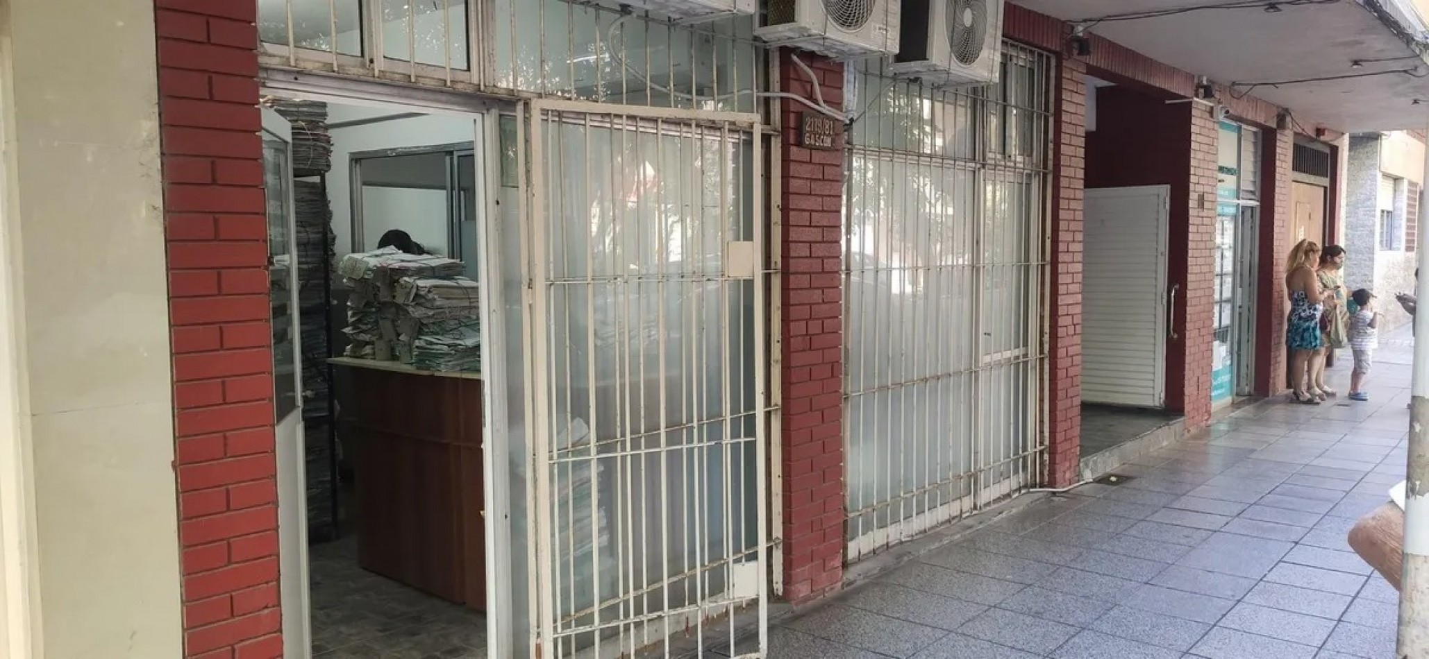 venta local, salida a dos calles Gascon y Entre Rios