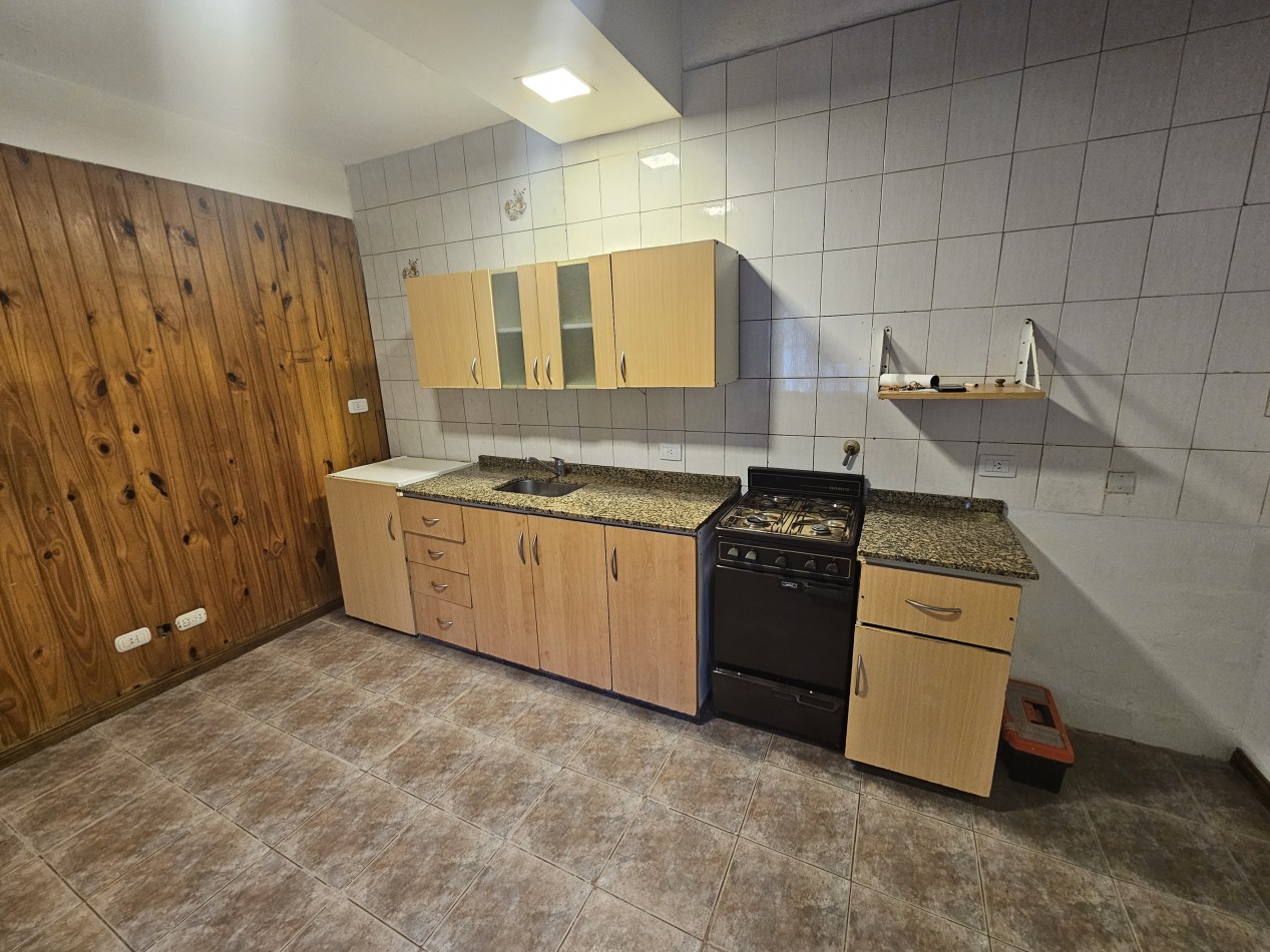 Venta, Casa en ph al frente 4 ambientes Falkner 6700