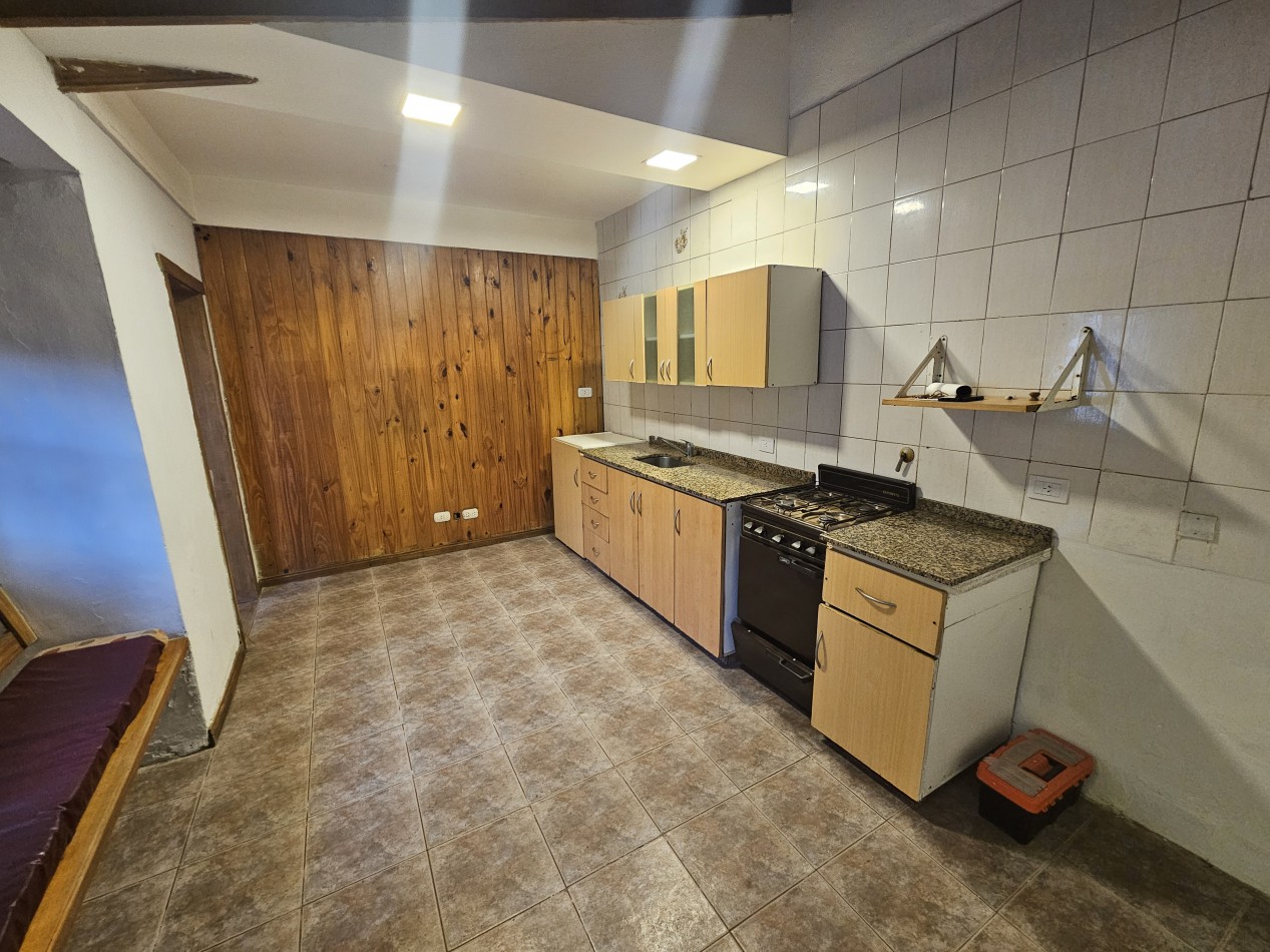 Venta, Casa en ph al frente 4 ambientes Falkner 6700