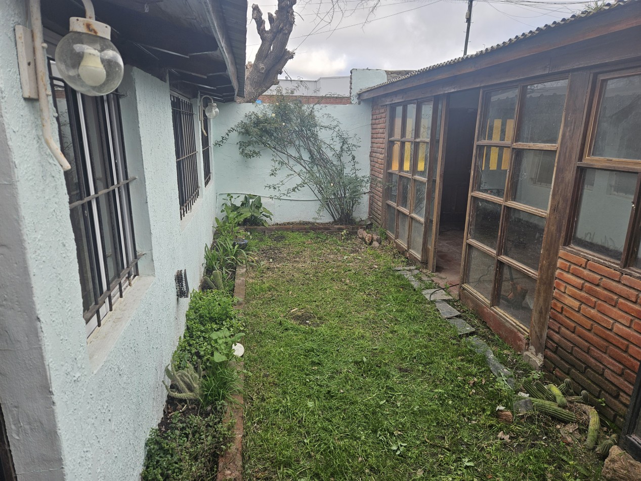 Venta, Casa en ph al frente 4 ambientes Falkner 6700