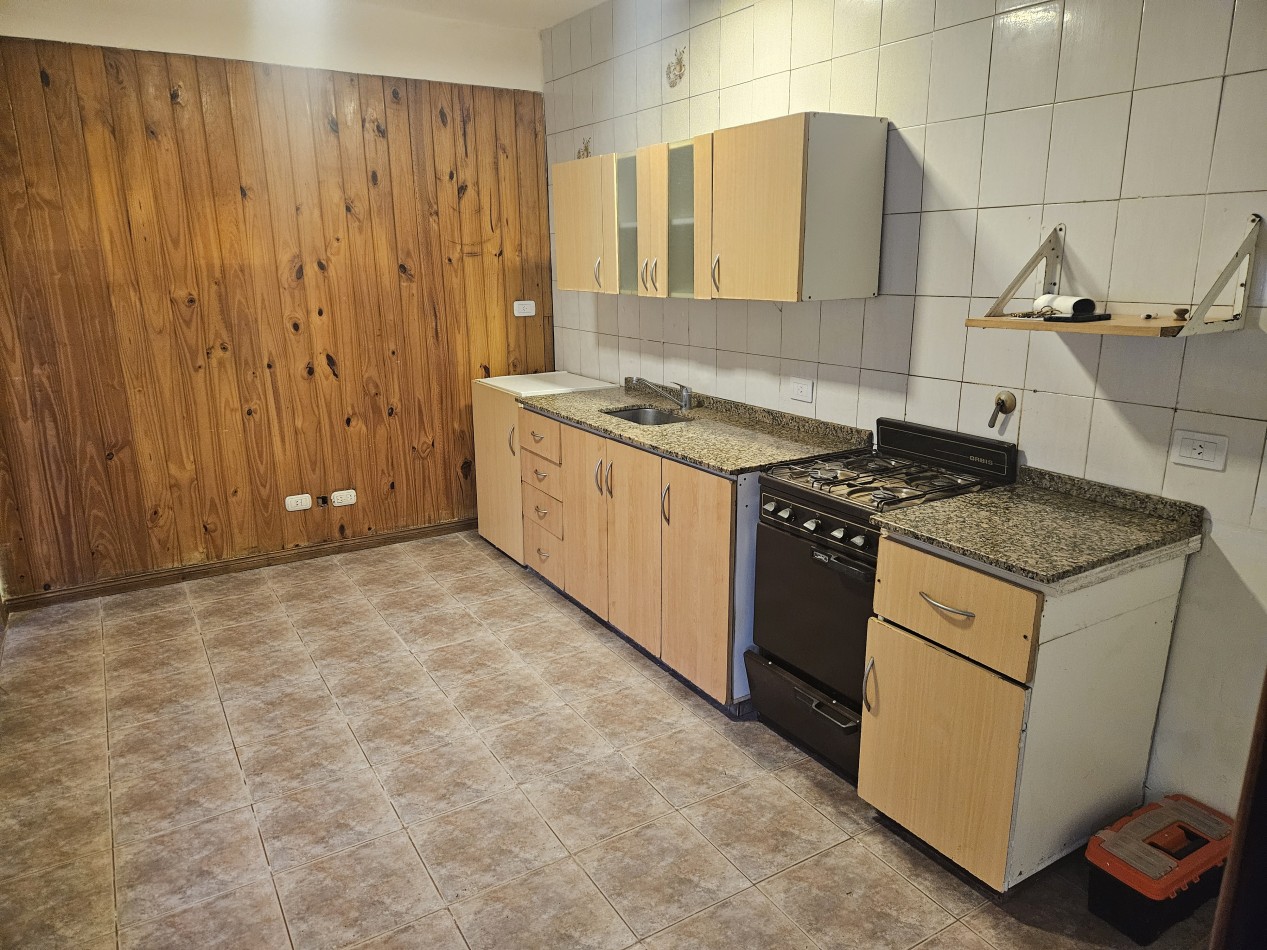 Venta, Casa en ph al frente 4 ambientes Falkner 6700