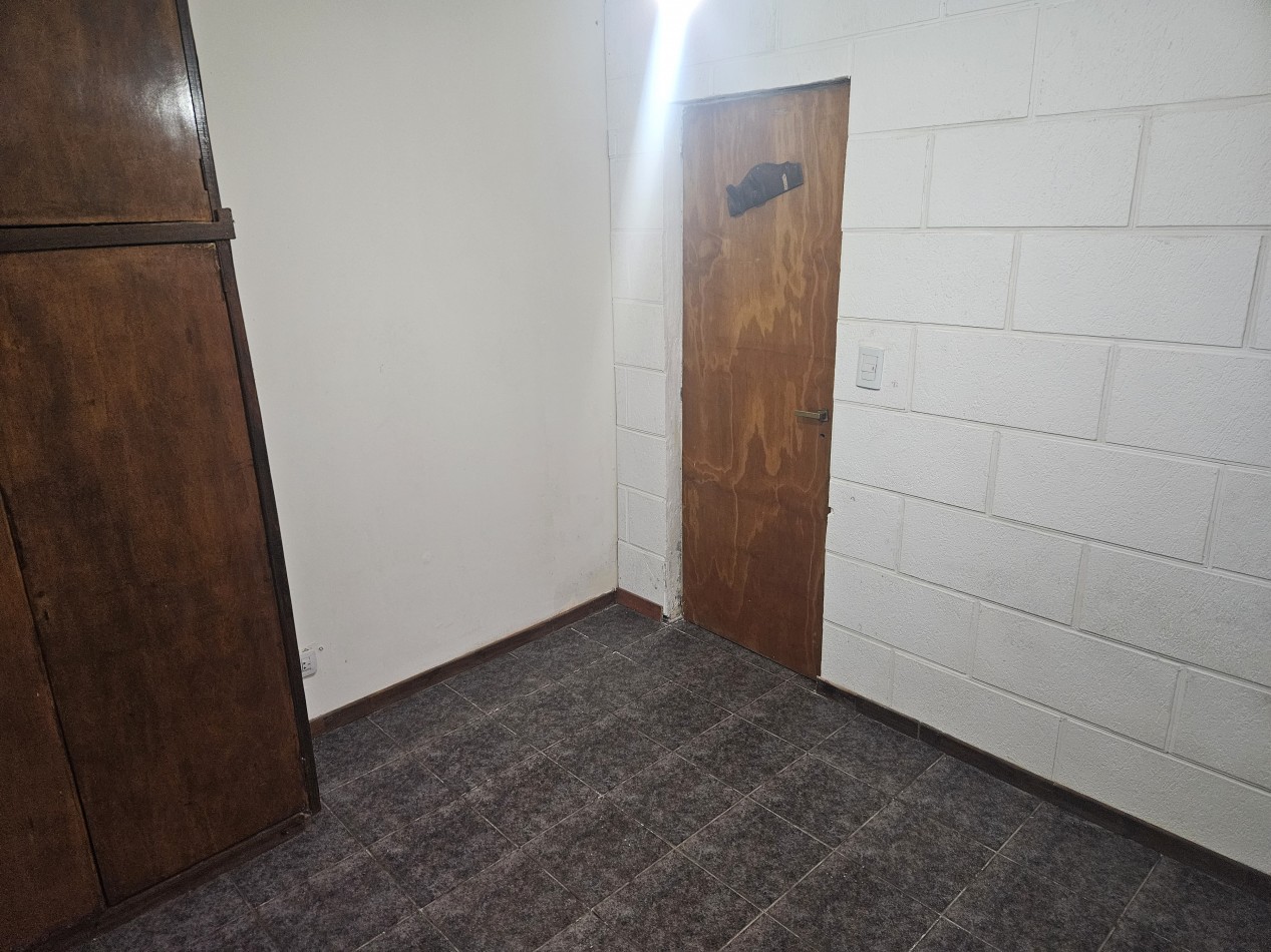 Venta, Casa en ph al frente 4 ambientes Falkner 6700