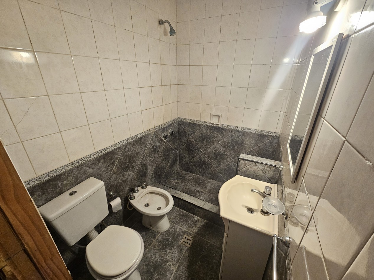 Venta, Casa en ph al frente 4 ambientes Falkner 6700