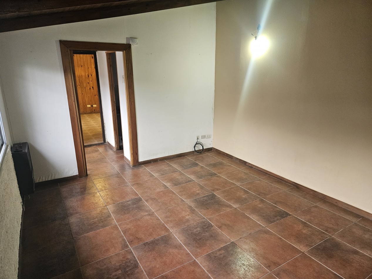 Venta, Casa en ph al frente 4 ambientes Falkner 6700