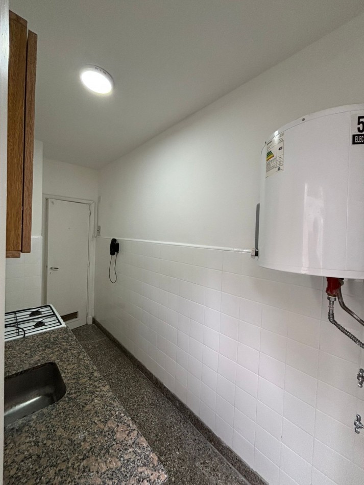 Venta 2 ambientes a la calle, Falucho y Sarmiento