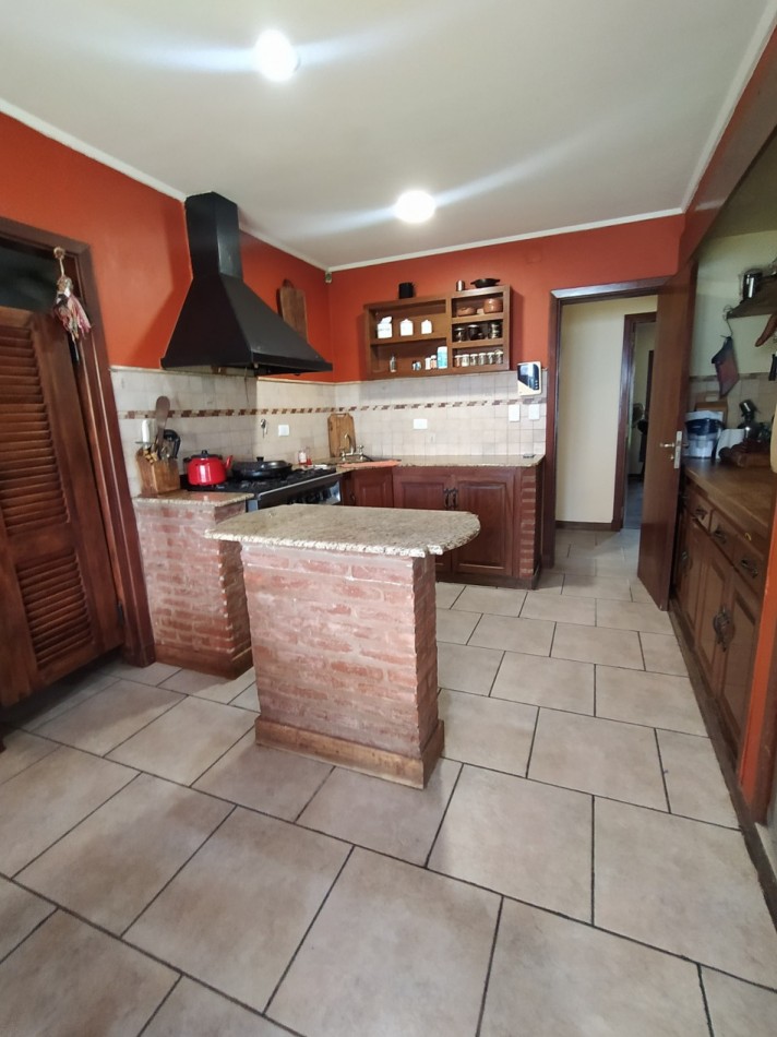 Chalet 4 ambientes de categoria