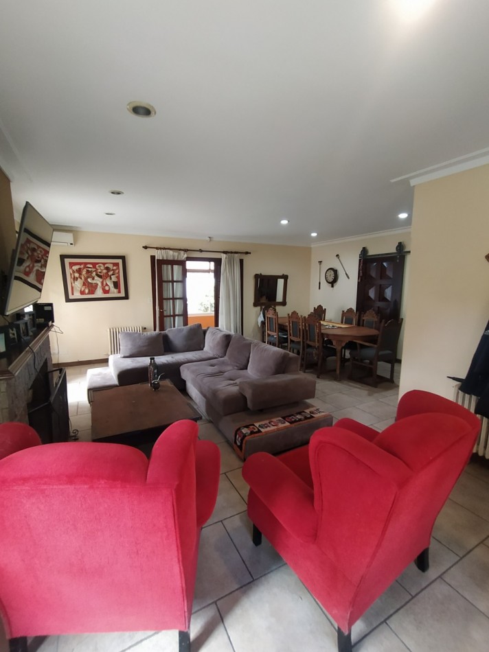 Chalet 4 ambientes de categoria