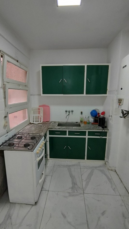 Departamento tres ambientes con dependencia a la calle