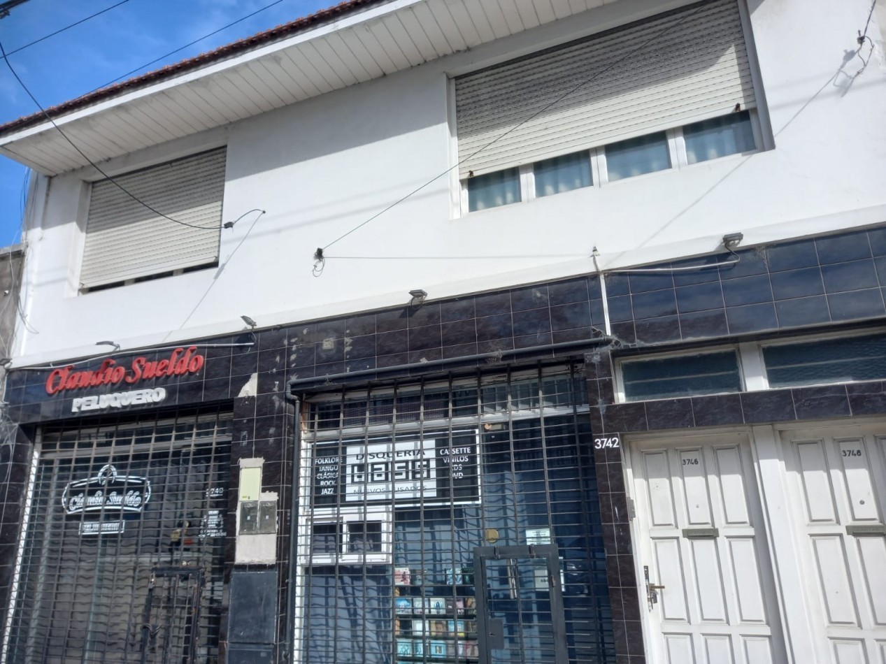 Propiedad en Block en Venta. Rivadavia y Dorrego. Escuchan Oferta de contado!