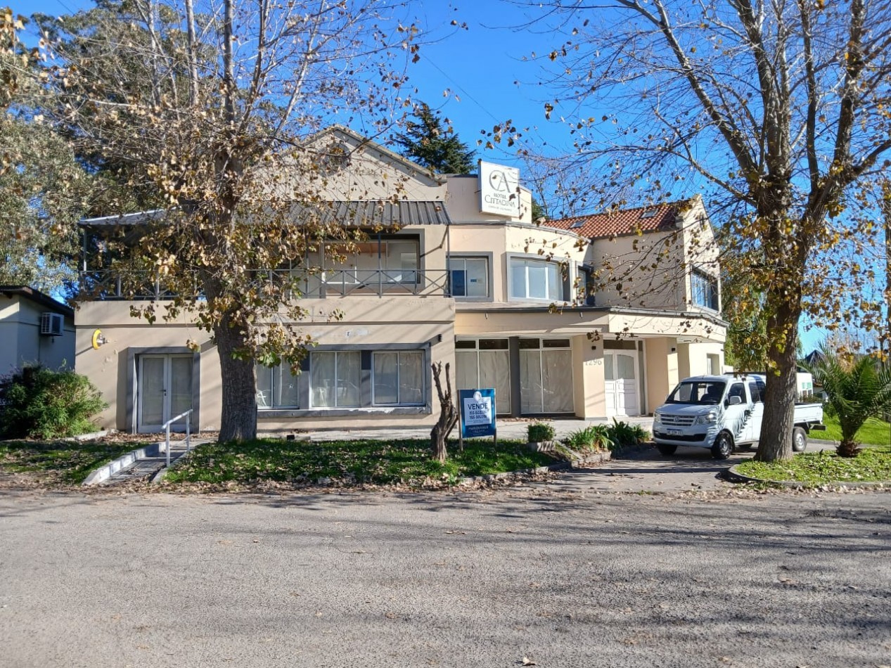 Local mas Departamentos, Propiedad en Block, Sierra de los Padres.
