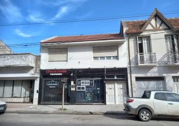 Propiedad en Block en Venta. Rivadavia y Dorrego. Escuchan Oferta!