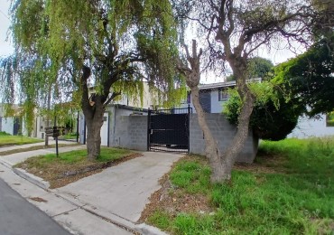 Casa 3 ambientes con Departamento 1 amb.