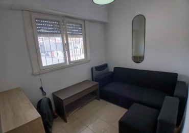 Ph 2 ambientes con Terraza Propia. 14 de Julio y Garay