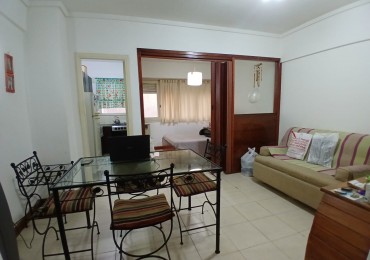 Departamento de 1 ambiente, Divido, Corrientes casi Av. Colon