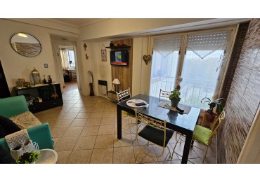 venta 3 ambientes muy luminoso, 14 de Julio y Rivadavia