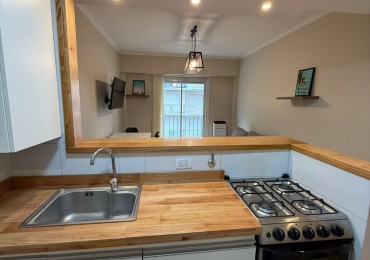 Venta, Departamento de 2 ambientes con balcon saliente al Frente. Santiago del Estero y Bolivar