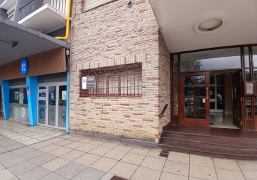 Venta Departamento 2 ambientes, Frente a Plaza Colon.